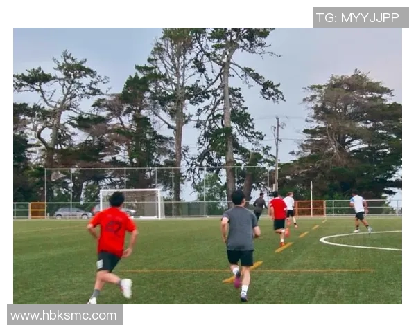 热爱篮球的足球巨星盘点那些在绿茵场外挥洒激情的球员