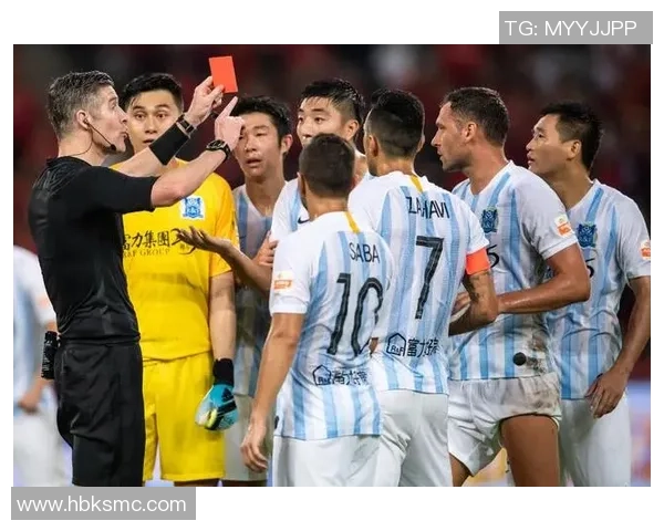 那些足球场外跑偏的球星:从不务正业到多元发展之路